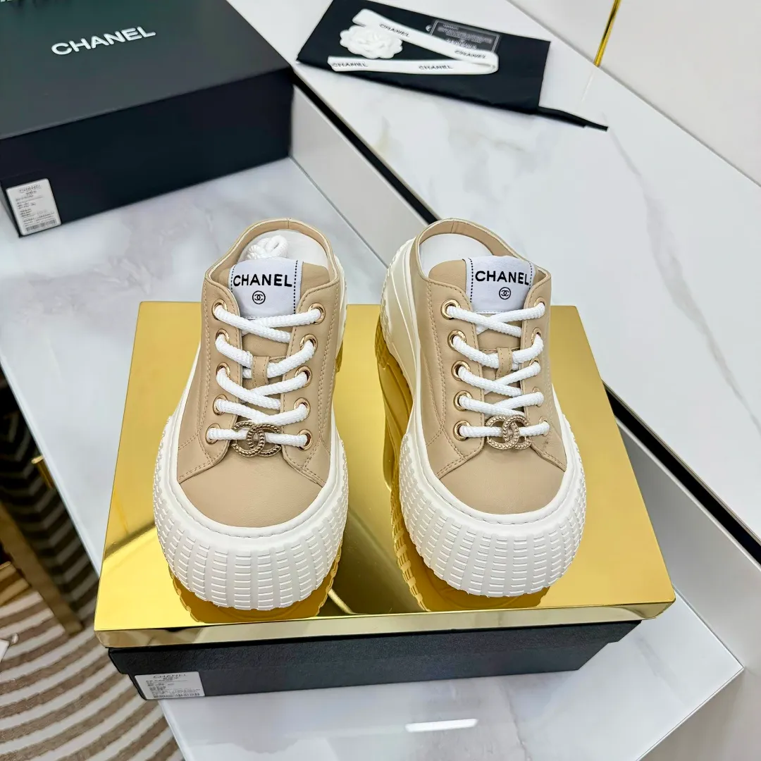 👟👟Ex-factory price 620👟👟 Chanel bread shoes ~ original calfskin panda shoes Chanel 25C latest hot style panda black and white sports shoes casual sneakers Xiaoxiang hot item classic black and white panda color coco girls must pay Fabric: original custom mixed sheepskin lining: original imported breathable mesh lining outsole: Original molded rubber + TPU combination Size: Women's 35-41 👉 👉 👉